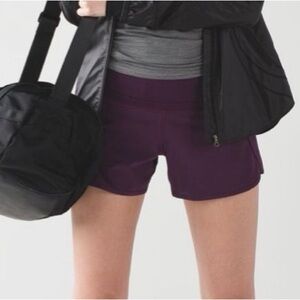 Lululemon sz 2 Run Times Short
Darkest Magenta great pre owned condition